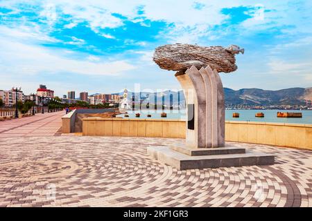 Novorossiysk, Russie - 02 octobre 2020 : monument européen des poissons anchois ou hamsa dans la ville de Novorossiysk.Novorossiysk est le principal port de la mer Noire Banque D'Images