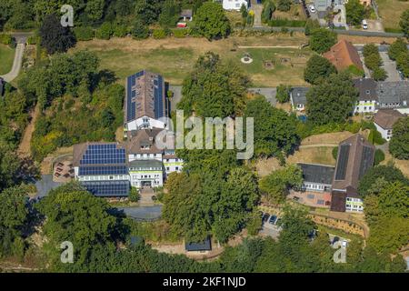 Vue aérienne, Haus Friede - ce maison d'hôtes et centre de conférence, toit solaire, Oberbredenscheid, Hattingen, région de Ruhr, Rhénanie-du-Nord-Westphalie, Allemagne, D Banque D'Images