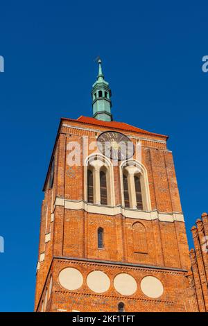 Gdansk, Pologne - 12 mars 2022 : Église Saint-Jean à Gdansk. Religion Banque D'Images