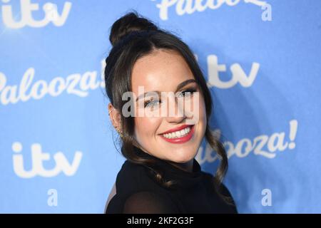 Londres, Royaume-Uni. 15 novembre 2022. Ellie Leach assistant à l'ITV Palooza qui s'est tenu au Royal Festival Hall, BFI Southbank Centre, Londres. Date de la photo: Mardi 15 novembre 2022. Le crédit photo devrait se lire: Matt Crossick/Empics/Alamy Live News Banque D'Images