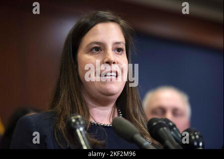 Washington, États-Unis. 15th novembre 2022. La candidate à la Conférence républicaine de la Chambre des représentants, Elise Stefanik, R-NY, parle lors d'une conférence de presse après que les Républicains de la Chambre aient tenu des élections de direction pour le Congrès de 118th au Capitole des États-Unis à Washington, DC mardi, 15 novembre 2022. Photo de Bonnie Cash/UPI Credit: UPI/Alay Live News Banque D'Images