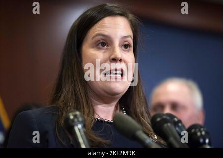 Washington, États-Unis. 15th novembre 2022. La candidate à la Conférence républicaine de la Chambre des représentants, Elise Stefanik, R-NY, parle lors d'une conférence de presse après que les Républicains de la Chambre aient tenu des élections de direction pour le Congrès de 118th au Capitole des États-Unis à Washington, DC mardi, 15 novembre 2022. Photo de Bonnie Cash/UPI Credit: UPI/Alay Live News Banque D'Images