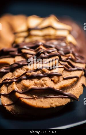 Les tourbillons viennois sont un biscuit britannique composé de biscuits sablés doux piqués en forme de tourbillon, dit être inspiré par les pâtisseries autrichiennes, qui Banque D'Images