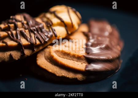 Les tourbillons viennois sont un biscuit britannique composé de biscuits sablés doux piqués en forme de tourbillon, dit être inspiré par les pâtisseries autrichiennes, qui Banque D'Images