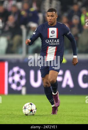 Turin, Italie, 2nd novembre 2022. Kylian Mbappe de PSG lors du match de la Ligue des champions de l'UEFA à l'Allianz Stadium, à Turin. Le crédit photo devrait se lire: Jonathan Moscrop / Sportimage Banque D'Images