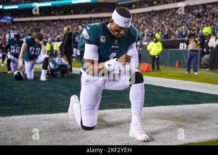 Philadelphie, Pennsylvanie, États-Unis. 14th novembre 2022. Philadelphia Eagles Quarterback Jalen fait mal (1) avant le match contre les Washington Commanders à Lincoln Financial Field. (Credit image: © Debby Wong/ZUMA Press Wire) Credit: ZUMA Press, Inc./Alamy Live News Banque D'Images