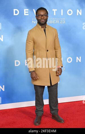 Los Angeles, États-Unis. 15th novembre 2022. David Oyelowo à la première de 'Devotion' au Regency Village Theatre. Crédit photo : Paul Smith/Alamy Live News Banque D'Images