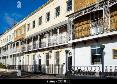 Royal Terrace, Southend on Sea, Essex, Royaume-Uni. Géorgien, construit entre 1791 et 1793. Les maisons de la terrasse ont été utilisées pendant la Seconde Guerre mondiale par la Marine Banque D'Images