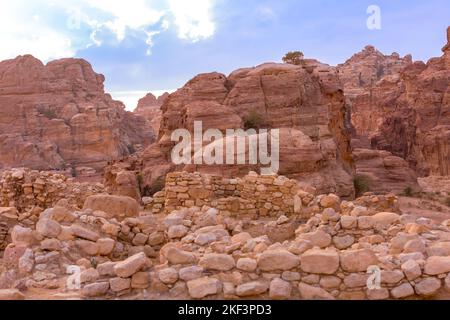 Les ruines d'Al Beidha d'une colonie préhistorique au Moyen-Orient, situé près de la petite Petra Siq al-Barid, en Jordanie Banque D'Images