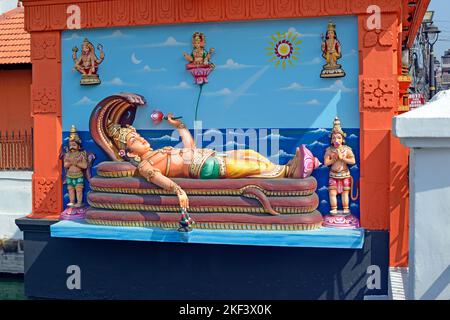 Anantashayana Vishnu couché sur le serpent Sri Padmanabhaswami murs du Temple, Thiruvananthapuram, Kerala, Inde, figure inclinable du serpent de Vishnu couché Banque D'Images