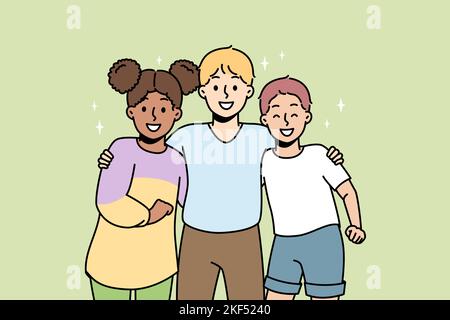 Garçons multiraciaux, câlin, sourire. Les enfants amis de différentes nationalités se tiennent ensemble. Des écoliers multiculturels, des écolières qui fréquentent la même école. Les écoliers soutiennent le concept vectoriel. Illustration de Vecteur