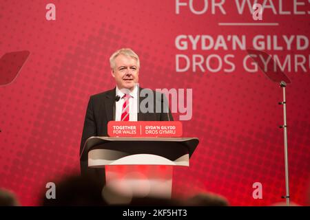 Carwyn Jones AM, Premier ministre du pays de Galles, s'adressant à la Conférence du travail gallois à Llandudno, pays de Galles, 2017 Banque D'Images