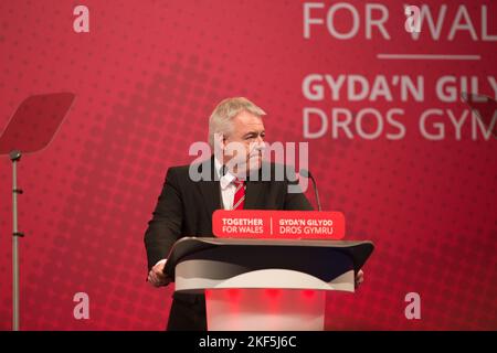 Carwyn Jones AM, Premier ministre du pays de Galles, s'adressant à la Conférence du travail gallois à Llandudno, pays de Galles, 2017 Banque D'Images