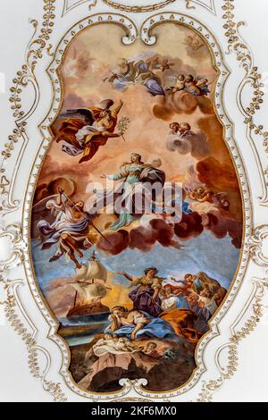 L'intérieur de la Chiesa di Santa Lucia alla Badia, Piazza Duomo, Ortigia,, Syracuse (Syracuse), Sicile, Italie. Banque D'Images