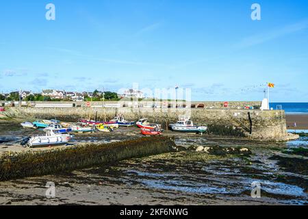 Cemaes Bay Harbour Anglesey, pays de Galles du Nord Banque D'Images