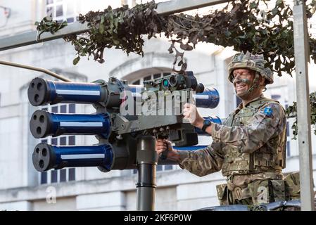 106 (Yeomanry) Régiment d'artillerie royale au défilé du Lord Mayor's Show à la ville de Londres, Royaume-Uni. Système Starstreak HVM (missile à grande vitesse) Banque D'Images