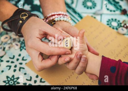 Numéros de numerologie sur le tableau. Foyer sélectif. Ancien. Banque D'Images