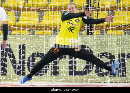 SKOPJE, MACÉDOINE - NOVEMBRE 16: Katharina filtre de l'Allemagne pendant le cycle principal - EHF EURO 2022 match entre la Roumanie et l'Allemagne à l'arène Boris Trajkovski sur 16 novembre 2022 à Skopje, Macédoine (photo de Henk Seppen/Orange Pictures) Banque D'Images