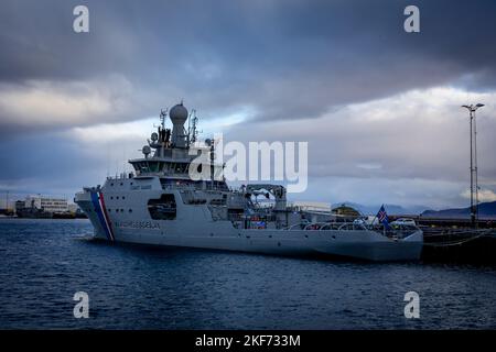 Reykjavik, Islande - 10 novembre 2022 : bateau de garde-côtes islandais amarré au vieux port de Reykjavik. Banque D'Images