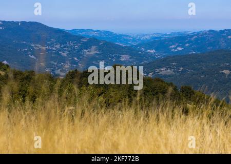 Paysage de route de montagne Parc Toscano Emiliano dans la province de Parme, Italie Banque D'Images