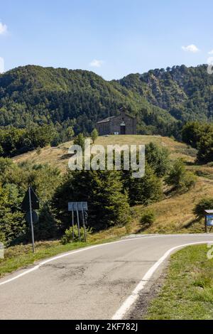 Paysage de route de montagne Parc Toscano Emiliano dans la province de Parme, Italie Banque D'Images