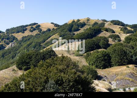 Paysage de route de montagne Parc Toscano Emiliano dans la province de Parme, Italie Banque D'Images