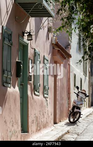 De bâtiments anciens dans le quartier Plaka d'Athènes, Grèce. Banque D'Images