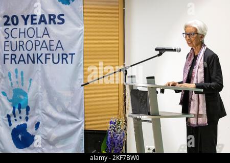 16 novembre 2022, Hessen, Francfort-sur-le-main : Christine Lagarde, Présidente de la Banque centrale européenne (BCE), prononce un discours à l'occasion du 20th anniversaire de l'École européenne de Francfort. Photo: Hannes P. Albert/dpa Banque D'Images