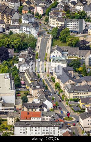 Vue aérienne, cercle de circulation avec un Panneau A à Brückenplatz et Clemens-August-Straße, Arnsberg, pays aigre, Rhénanie-du-Nord-Westphalie, Allemagne, A-maquette, Banque D'Images