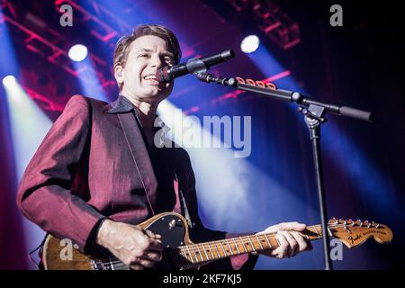 Alex Kapranos de Franz Ferdinand en direct le 15 novembre 2022 Banque D'Images