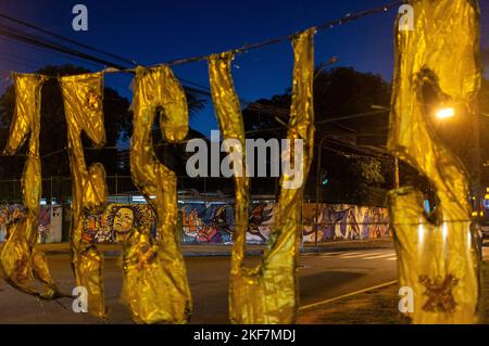 Fresque en hommage à Marielle Franco, près de l'endroit où elle a été assassinée. Marielle Franco, féministe brésilienne, politicienne et militante des droits de l'homme, a été assassinée le 14 mars 2018 à Rio de Janeiro - elle a été une critique ouvertement des brutalités policières et des exécutions extrajudiciaires. Banque D'Images