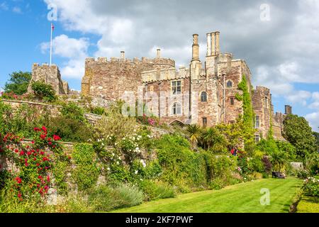 Vue depuis la terrasse du jardin, Château de Berkeley, Berkeley, Gloucestershire, Angleterre, Royaume-Uni Banque D'Images