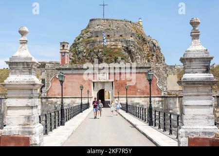 Porte d'entrée de l'ancienne forteresse de Corfou (Paleo Frourio), la vieille ville de Corfou, Corfou (Kerkyra), les îles Ioniennes, Grèce Banque D'Images