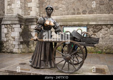 Dublin, Irlande - 20 octobre 2022 : statue de Molly Malone Banque D'Images