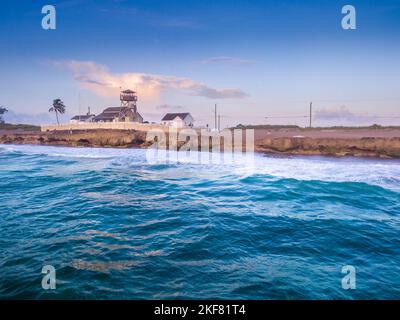 Une vue panoramique sur la belle plage Jensen en Floride, en été Banque D'Images