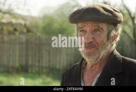 Homme âgé dans le comté d'Ilfov, Roumanie, environ 2002 Banque D'Images