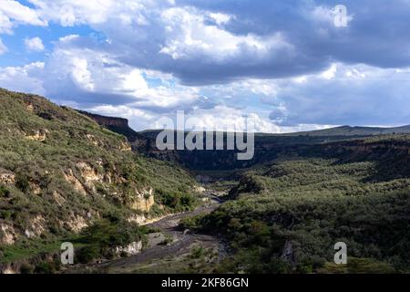 Le parc national de Hell's Gate se trouve au sud du lac Naivasha au Kenya, au nord-ouest de Nairobi. Le parc national de Hell's Gate est nommé d'après une étroite brèche dans le Banque D'Images