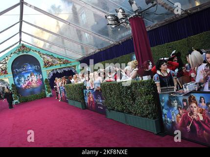 Los Angeles, États-Unis. 16th novembre 2022. Ambiance à la première ENCHANTÉE de Disney qui s'est tenue au théâtre El Capitan à Hollywood, Californie, mercredi, ?16 novembre 2022. (Photo par Sthanlee B. Mirador/Sipa USA) crédit: SIPA USA/Alay Live News Banque D'Images