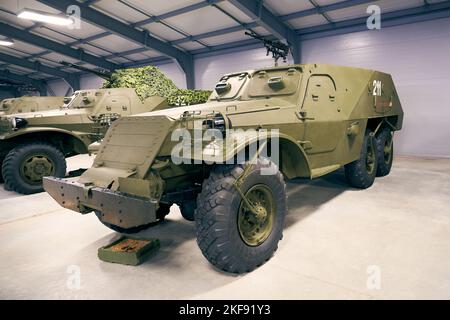 Transporteur de personnel blindé russe à six roues BTR 152 Banque D'Images