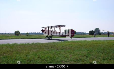 Double Decker Propeller Airplane August Euler Flugtag au sol Banque D'Images