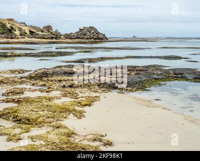 Récifs exposés à marée basse à Cape Mentelle dans le parc national Leeuwin-Naturaliste région de Margaret River Australie occidentale Banque D'Images