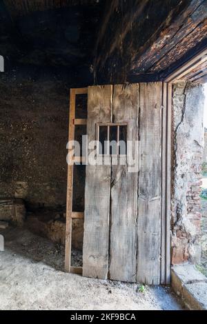 Murs et plafond de la cuisine noircis par la fumée dans les ruines d'une Hacienda coloniale espagnole construite en 1584 à Xaaga, Oaxaca, Mexique. Ancienne Hacienda de Banque D'Images