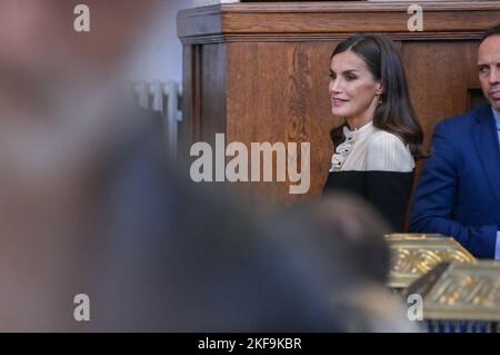 Zagreb, Croatie, 16/11/2022, le roi espagnol Philip VI et la reine Letizia se rendent en Croatie. Le Président de la République, Zoran Milanovic et la première Dame Sanja Music Milanović, ainsi que leurs Majestés, le Roi Philip VI d'Espagne, et la Reine Leticia ont participé au Forum croate-espagnol de la FIIM-DONES aux Archives d'Etat croates. Signature du mémorandum d'accord entre le Ministère de la science et de l'éducation de la République de Croatie et le Ministère de la science et de l'innovation du Royaume d'Espagne sur la coopération dans le développement du programme DONES. Le contrat a été signé par Radovan Fuch Banque D'Images