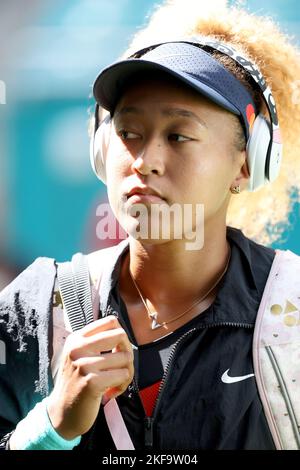 MIAMI GARDENS, FLORIDE - 31 MARS : Naomi Osaka du Japon bat Belinda Bencic de Suisse pendant les demi-finales féminines de l'Open de Miami au Hard Rock Stadium le 31 mars 2022 à Miami Gardens, Floride. Personnes: Naomi Osaka crédit: Storms Media Group/Alamy Live News Banque D'Images