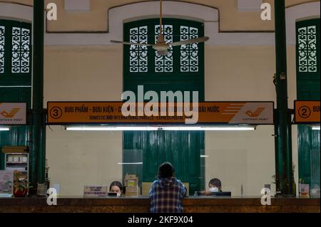 Intérieur du bureau de poste de Ho Chi Minh ville, Vietnam Banque D'Images