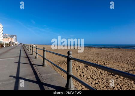 Vue le long de la promenade, Virginia Beach Oceanfront, de près de 36th Street. Banque D'Images