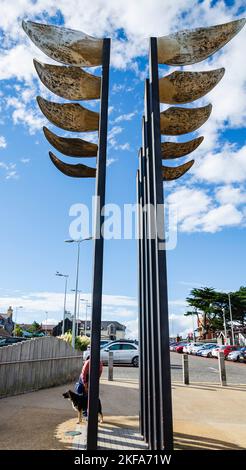 Newcastle, County Down, Northern Ireland 28 septembre 2021 - travaux d'art sur la promenade de Newcastle en l'honneur de la contribution de Harry Ferguson à l'aviation Banque D'Images