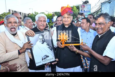 Jaipur, Rajasthan, Inde. 16th novembre 2022. Le ministre en chef du Rajasthan, Ashok Gehlot, lors de l'inauguration de la bibliothèque numérique d'Ambedkar à l'Université du Rajasthan, Jaipur. (Credit image: © Sumit Saraswat/Pacific Press via ZUMA Press Wire) Banque D'Images