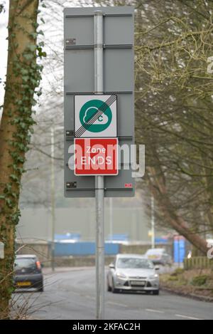 Edenfield, Grand Manchester. Nouveau panneau indiquant la zone d'air pur controversée qui sera en service à partir du 30 mai 2022 Banque D'Images