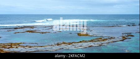 Récifs exposés à marée basse à Cape Mentelle dans le parc national Leeuwin-Naturaliste région de Margaret River Australie occidentale Banque D'Images